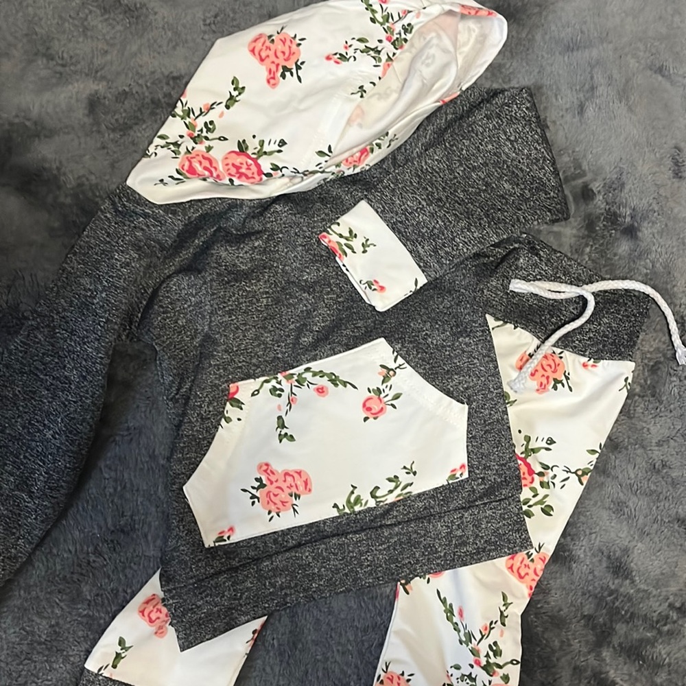 New never worn girls grey floral 2 piece set